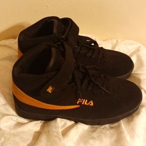 Fila black suede tie up men's shoe size 6.5